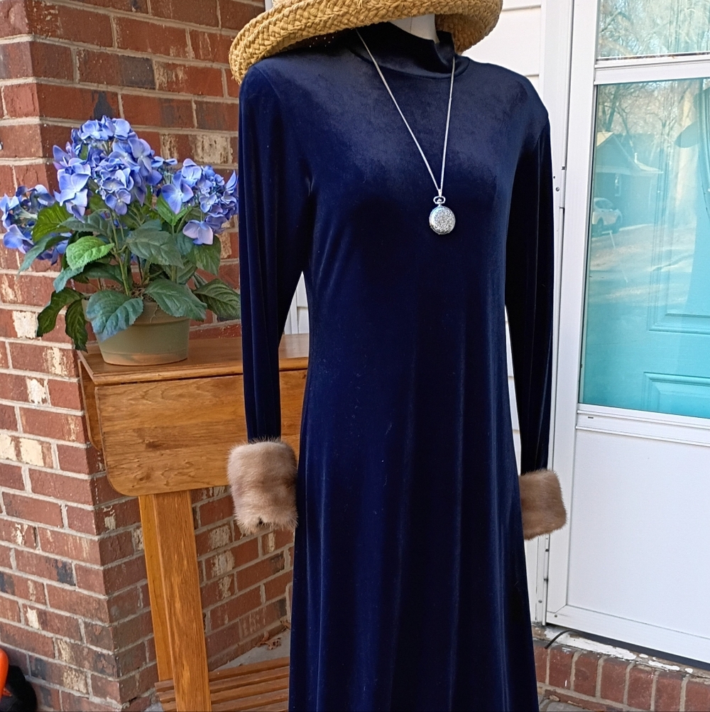 CPW CENTRAL PARK WEST SZ L REGAL DK BLU FAUX MINK CUFF VELVET MAXI FLARE DRESS